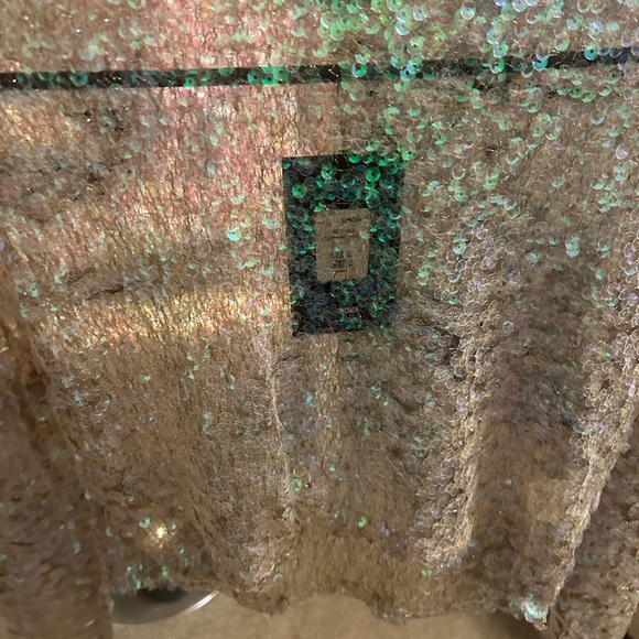 Full sequence mid crop top never been worn. - Picture 4 of 5